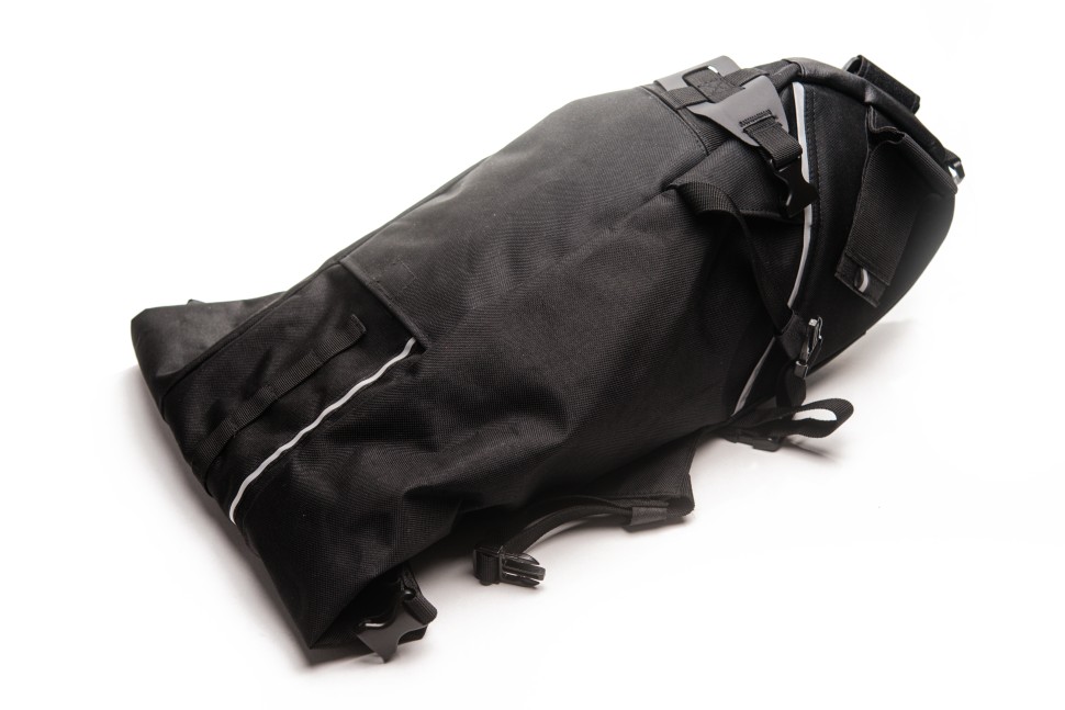 Сумка подседельная Green Cycle Tail bag Black 18 литров Сумка подседельная Green Cycle Tail bag Black 18 литров