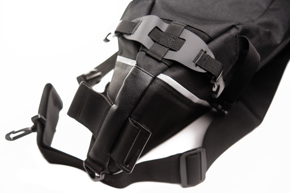 Сумка подседельная Green Cycle Tail bag Black 18 литров Сумка подседельная Green Cycle Tail bag Black 18 литров
