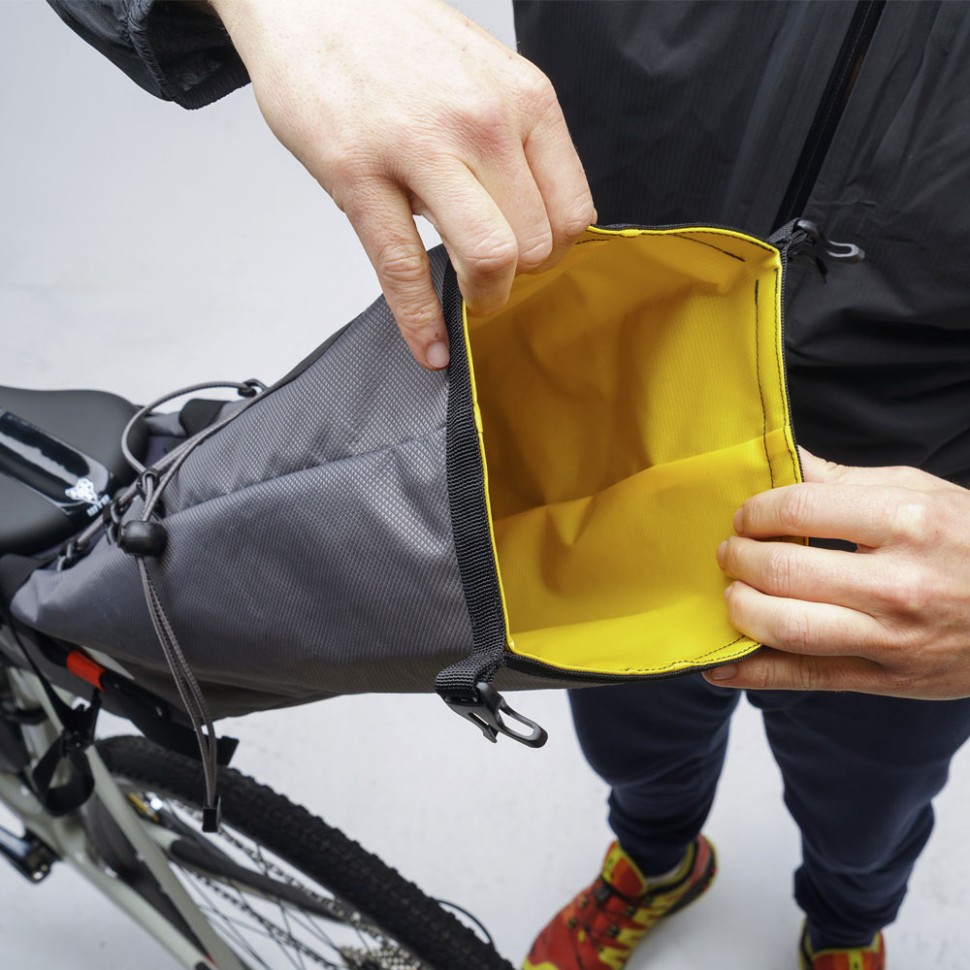 Сумка подседельная GEOSMINA Large Seat Bag (15L), 520г, серая Сумка подседельная GEOSMINA Large Seat Bag (15L), 520г, серая